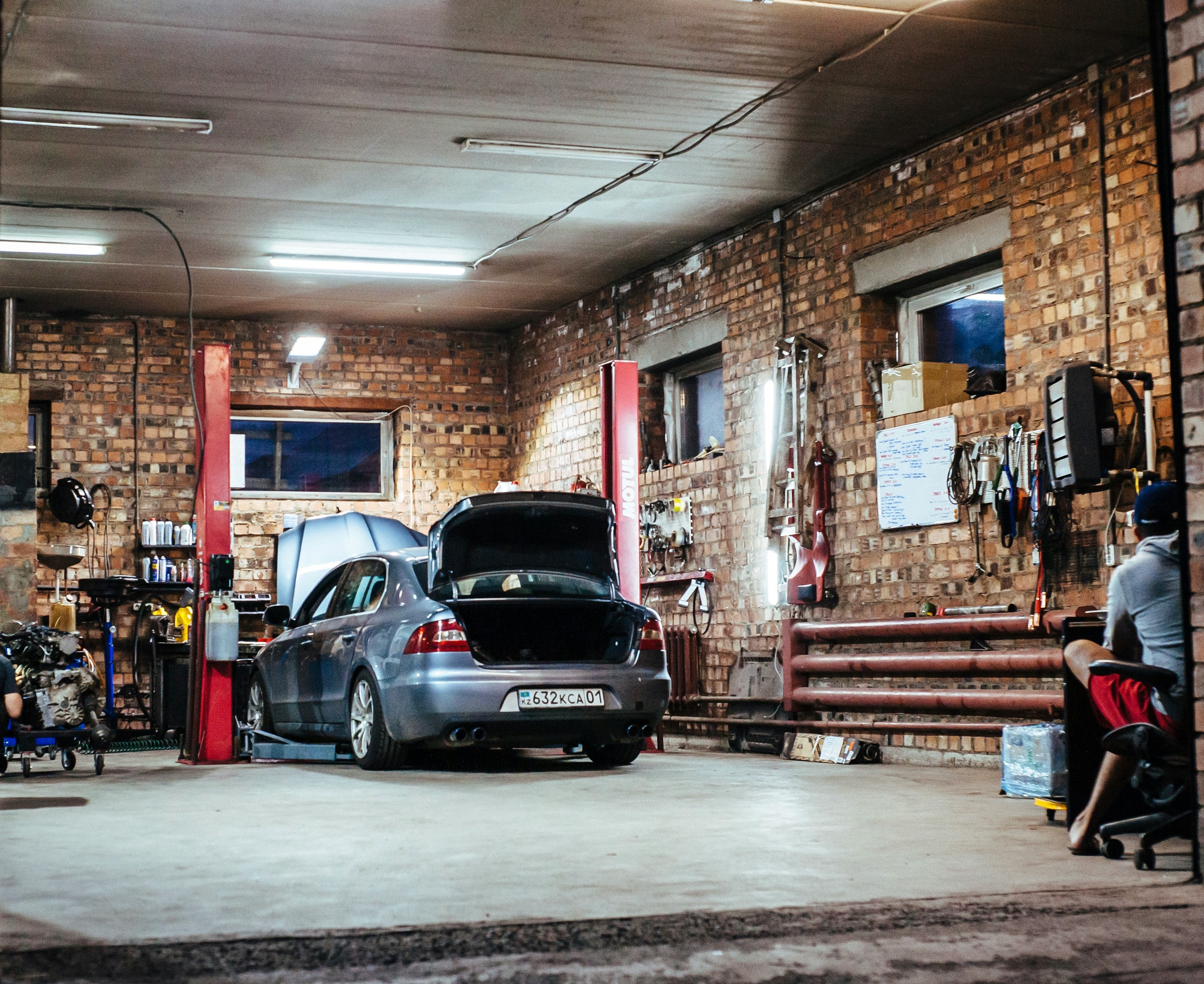 Modern Auto Garage